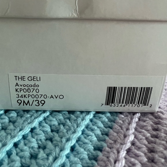 THE GELI KATY PERRY AVOCADO SANDAL SHOES - Picture 5 of 5